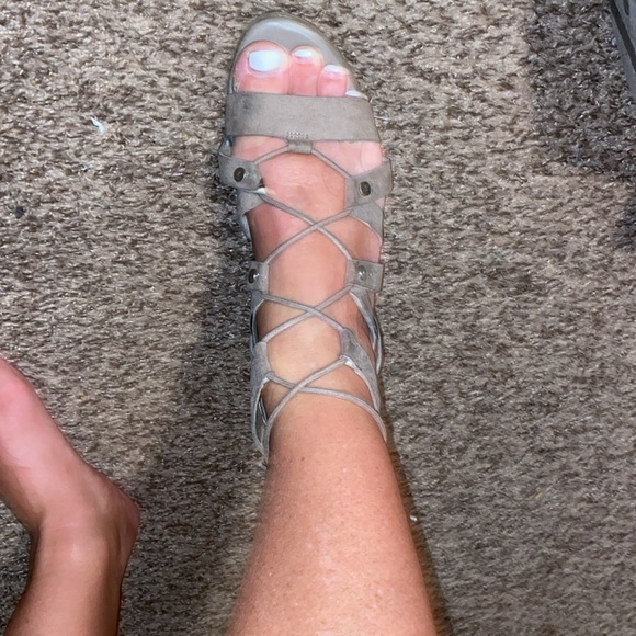 7.5 tie up heels - Picture 2 of 7